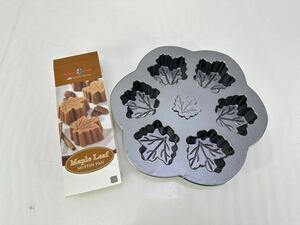 NORDIC WARE/ノルディックウェア 　No.56548.S／ メイプルリーフパン　未使用　定価6,380円