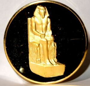 レア 限定品 クフ王の子 エジプト第4王朝 ファラオ・カフラー 座像 古代彫刻 美術品 コレクション 記念品 メダル 純金仕上げ コイン 章牌