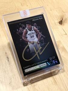 【Giannis Antetokoumpo】2018-19 Panini Noir Basketball Spotlight Signatures 99枚限定 直書きサインカード #bucks #auto