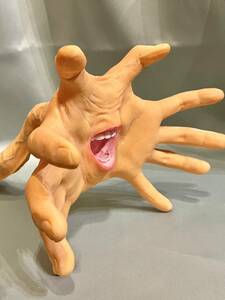 スクリーミング・マッド・ジョージ 「ハンドフラワー」フィギュアScreaming Mad George figure 「Hand flower」