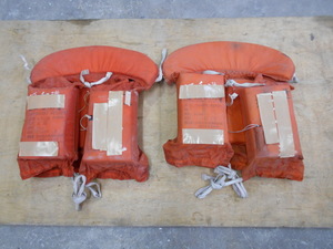 19-368 救命胴衣 サラタイヨー A型 笛付 2着セット 法廷備品、船検備品、レンタル、海釣り、ジギング船、乗合い船、プレジャー等