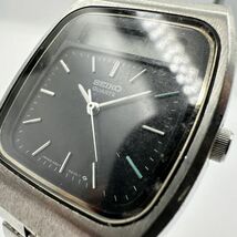 K151-J019019-2 ◎ SEIKO セイコー H557-532A クォーツ アナデジ 3針 黒文字盤 メンズ 腕時計 約31mm ①_画像3