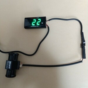 【22mm】グリーン 緑 koso デジタル水温計 油温計 センサー アダプタ付き サーモメーター