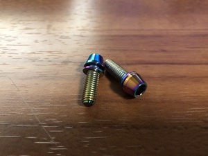 64チタンボルト　Ｍ6×18mm　虹色　2本セット　新品未使用