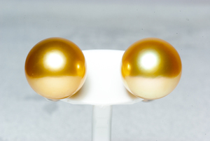 *[ special selection ] high class White Butterfly Gold pearl 12.2X12.3mm K18YG earrings new goods 31126-4625