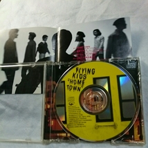 【10点以上の落札で2割引！】(T-11)FLYING KIDS/フライングキッズ/Home Town/ケース擦り傷有り_画像2