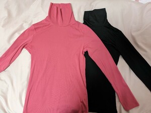 【送料無料】ユニクロ UNIQLO タートル カットソー 黒 ヒートテック ブラック Sサイズとピンクタートル Mサイズ トップスの2枚セット