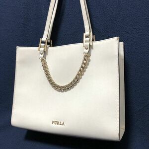 (42)美品「FURLA」●ミニトートバッグ●本革レザー●白ホワイト●チェーン付き●ワンショルダーバッグ●フルラ レディース