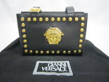 ★【S送900円】376　GIANNI VERSACE　ジャンニヴェルサーチ　イタリア製　肩掛けバッグ　メデューサ　黒　レザー　OPTIジップ　保存袋あり_画像1