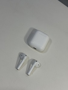 Apple AirPods A1602 A2031 A2032 Bluetooth ワイヤレス イヤホン イヤフォン USED 中古 (R510A28