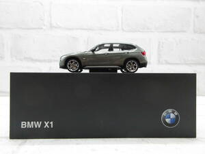 ミニカー　1/43　BMW　X1　グレー　ディーラー正規品　モデルカー