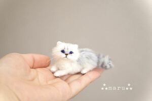 ＊maru＊羊毛フェルト　小さなチンチラシルバー　ペルシャ猫　ハンドメイド　ブライス　人形　ドールハウス