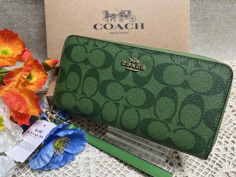 年最新Yahoo!オークション  coach 財布 緑コーチの中古品