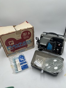 m0426 希少 昭和レトロ レイノックス Raynox DU 707 TCH 8mm 映写機 プロジェクター 通電確認済み