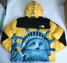 領収書付 希少!ノースフェイス シュプリームND919011メンズ ダウンジャケット コラボ19AW Statue of Liberty M コート イエロー ジャケット_画像6