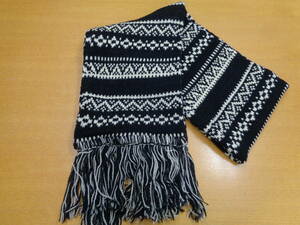 ハイランド 2000　HIGHLAND 2000　631 SCARF WITH 26センチ FRINGE BLACK ワイドマフラー