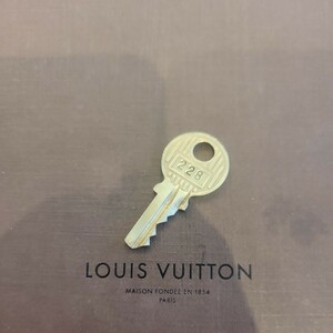 美品 Louis Vuitton パドロック カデナ 南京錠 ルイヴィトン 鍵 ゴールド 　番号　228　送料63円～