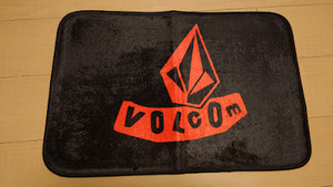 VOLCOM　ボルコム　フロアーマット ブラック/レッド　未使用品