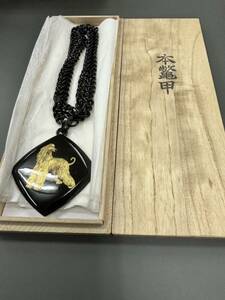 1スタ【中古品】本鼈甲 べっ甲 髪飾り 動物 獣 アクセサリー 銘有り 桐箱付き