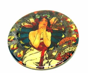 ミュシャ　缶バッジ　モナコ・モンテカルロ　Alfons Maria Mucha　アルフォンス・ミュシャ　グッズ