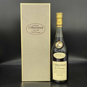 A288140(122)-205/TR4000　酒　Hennessy　V.S.O.P　COGNAC　ヘネシー　コニャック　ブランデー　40％　700ml　箱付き