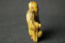 中国美術 堤物 人物 根付◇5.4×3.6×1.8cm/21.5g/東洋彫刻/煙草入れ/キセル入れ/唐物/縁起物/時代/骨董/古美術_画像5