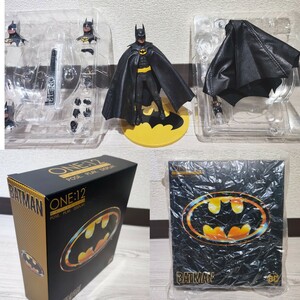 mezco 1989 バットマン one:12 アクションフィギュア 1/12 マイケル・キートン DC ダークナイト メズコ　ホットトイズ