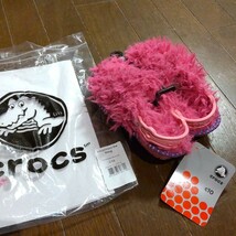 新品タグ付 クロックス crocs シング thing C10 17,5cm フクシアサンダル もしょもしょ可愛い_画像1