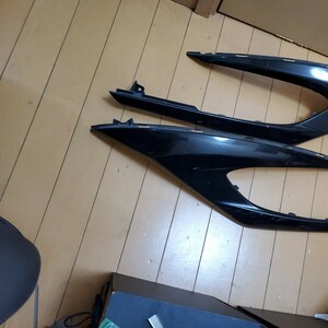 YAMAHA　ヤマハ　シグナスX　3型　純正サイドカバー　サイドモール　左右セット　COLOR:ブラック
