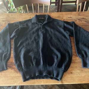 ワイズ・フォー・メン・Ｙｓ　ｆｏｒ　ｍｅn の黒のモード感のあるウールニットセーター
