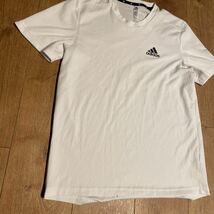 adidas 半袖Tシャツ　SIZE O スポーツウェア_画像2