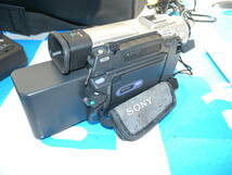 SONY ソニー MiniDVビデオカメラ メモリースティック DCR-TRV10 カールツァイスレンズ 通電確認済 中古_画像3