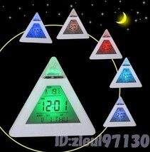 Ay2344: 最安 7 色のカラフルなピラミッド Lcd アラーム時計夜の光温度計デジタル壁時計変更可能 時計ホームインテリア Accessorier Led_画像4