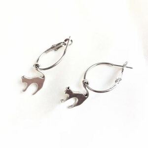  новый товар покачивающийся 2way кошка серьги-кольца 20mm серебряный никель свободный кошка обруч серьги .. симпатичный подарок бесплатная доставка 
