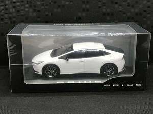 ★2023年 新型 トヨタ プリウス PRIUS 1/30ミニカー カラーサンプル 非売品 スーパーホワイトⅡ 040