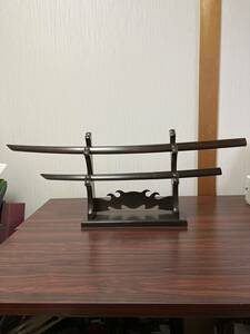 委託品ミ　11.28 武具　木刀　黒檀　床の間　飾り　台付　長短　中古品　ヤ140