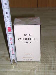 新品未使用未開封 CHANEL №19 PARFUM VAPORISATEUR パルファム 1/4FL.OZ.7.5ml ヴァポリザター シャネル 香水　箱