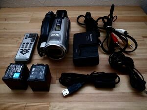 （中古）Panasonic(パナソニック) デジタルハイビジョンビデオカメラ 【HDC-SX5-S】+予備バッテリー