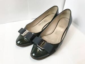 (D) Salvatore Ferragamo フェラガモ ヴァラ エナメル パンプス 6.5 グリーン シューズ (ma)