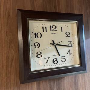 SEIKO 壁掛け時計 木製 掛け時計 セイコー 昭和レトロ 木枠 クオーツ式 インテリア モダン アンティークの画像2