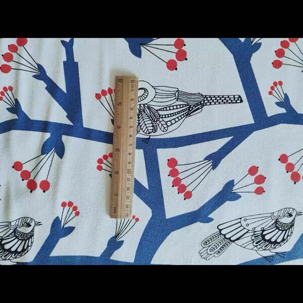 ラスト1枚　北欧　鳥柄　生地　１枚　花びらパターン　ハンドメイド　裁縫　布地　マリメッコ