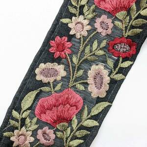  Индия вышивка лента примерно 67mm цветок узор чёрный ткань красный . незначительный фиолетовый. цветок 