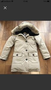  последнее снижение цены!CANADA GOOSE( Canada Goose )b long teM размер оттенок бежевого ( язык ) пуховик женский 