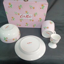 Cath Kidston　キャスキッドソン　ブレックファーストセット　ピンクの花柄　４点セット　トランク型ケース入り　未使用_画像2