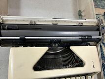 OLYMPIA Traveller de luxe 中古タイプライター ケース付き レトロ_画像4