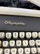 OLYMPIA Traveller de luxe 中古タイプライター ケース付き レトロ_画像2