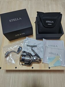 シマノ 18ステラ (STELLA) 2500S スピニングリール 実釣未使用品