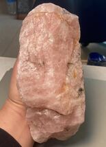ブラジル産超巨石天然ローズクォーツ原石1597g１面カット磨き無し［紅水晶］_画像6