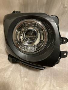 美品　右ヘッドライト　ヘットライト　純正　MK53S スペーシアギア　LED