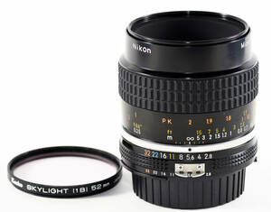 美品 Nikon Ai-S Micro-NIKKOR 55mm F2.8 マニアルフォーカス　一眼レフカメラ用交換レンズ　接写レンズ　デジカメで高解像の高級レンズ